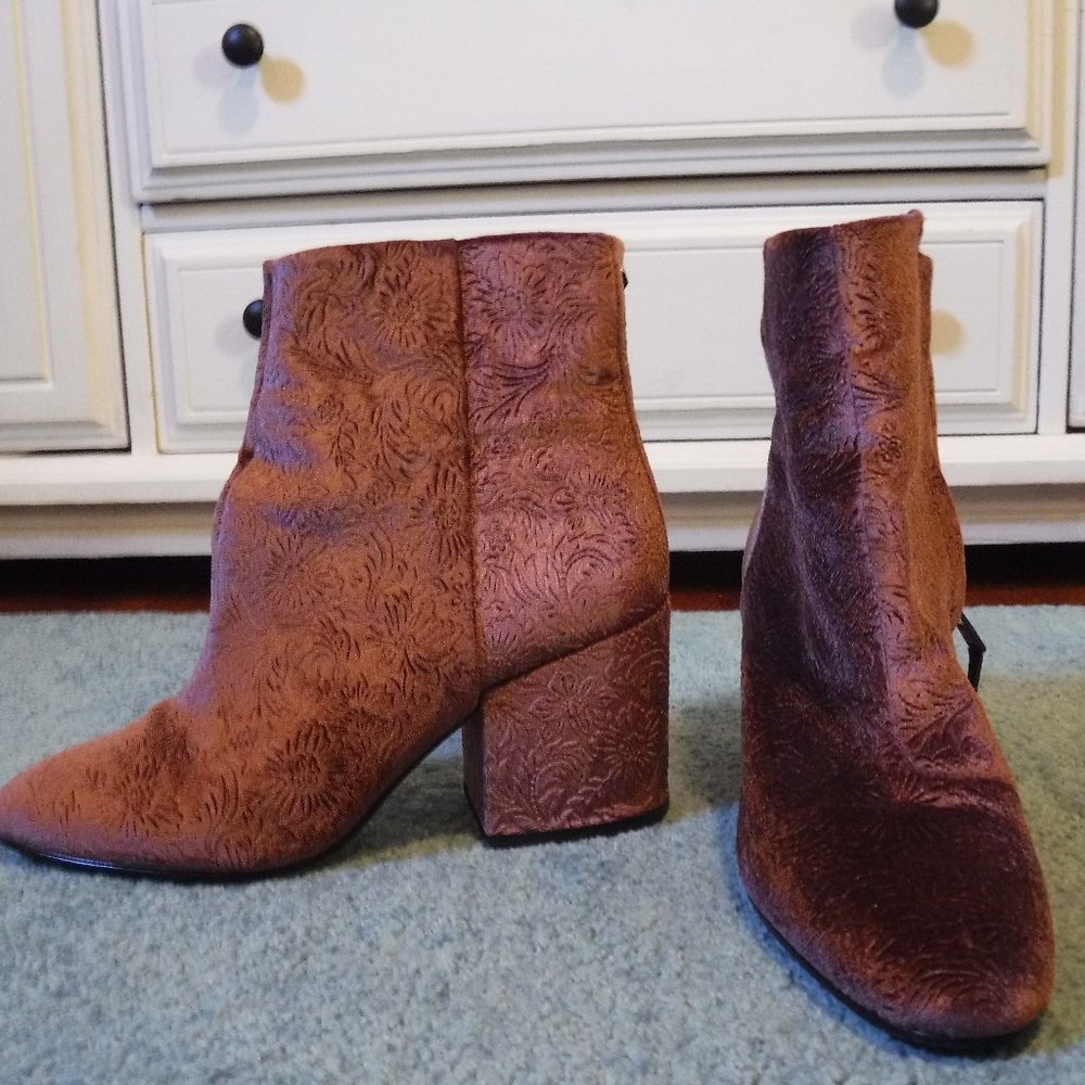 Sam Edelman Taye Velvet Ankle Booties -- used US 9